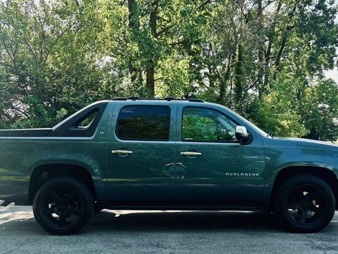 Used 2012 Chevrolet Avalanche LT w/ All-Star Edition AWD/4WD image 2