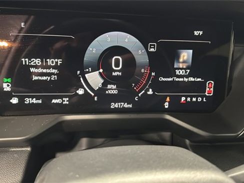 Used 2025 GMC Acadia Elevation image 13