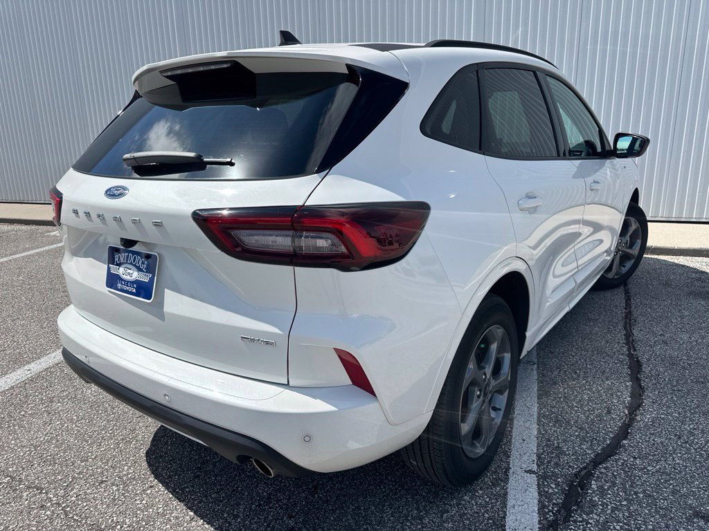 Certified 2024 Ford Escape ST-Line w/ Tech Pack #1 AWD/4WD image 6