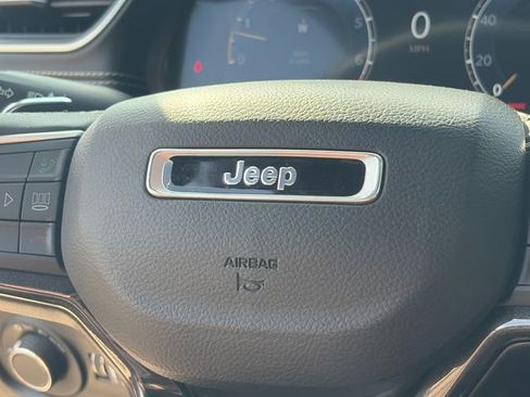 Used 2023 Jeep Grand Cherokee Altitude image 25