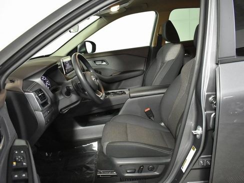 Certified 2023 Nissan Rogue SV image 11