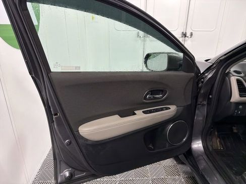 Used 2019 Honda HR-V EX image 14