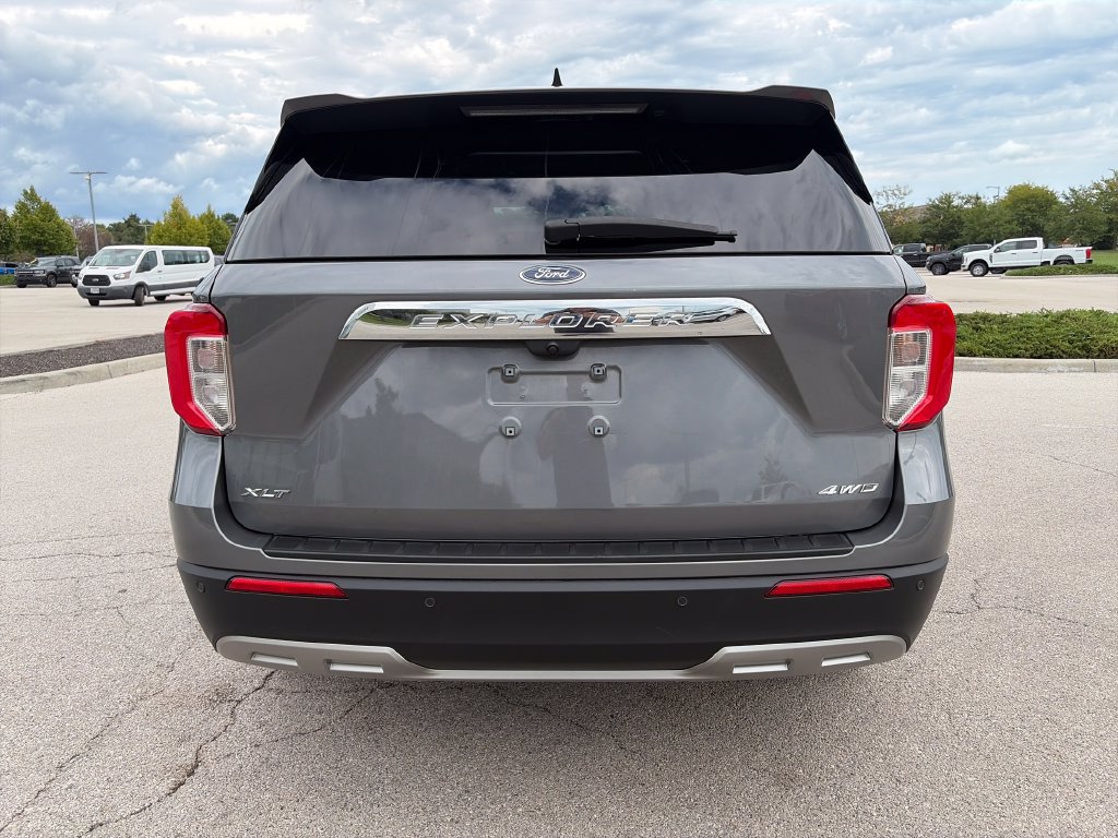 Used 2024 Ford Explorer XLT w/ Equipment Group 202A AWD/4WD image 6