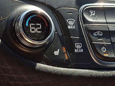 Used 2023 Chevrolet Malibu LT image 25