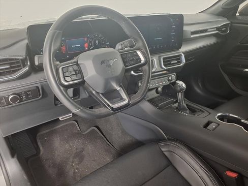 Used 2024 Ford Mustang GT Premium image 9