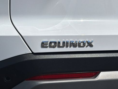 Used 2025 Chevrolet Equinox LT FWD image 28