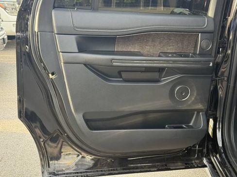 Used 2021 Ford Expedition Max Limited AWD/4WD image 32