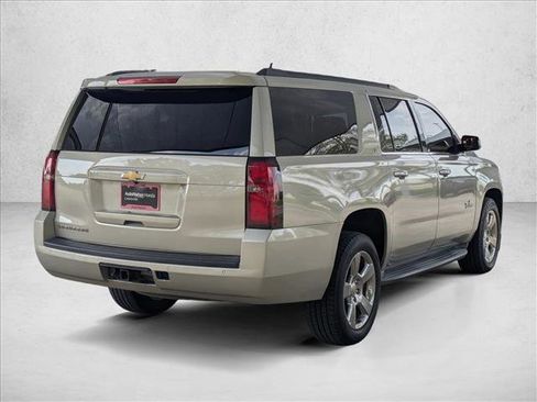 Used 2015 Chevrolet Suburban LT w/ Luxury Package image 5