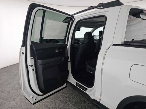 New 2025 Honda Ridgeline RTL image 15