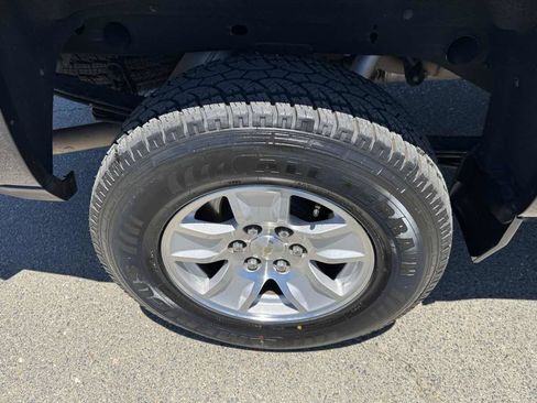 Used 2019 Chevrolet Silverado 1500 LT AWD/4WD image 37