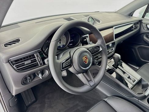 New 2026 Porsche Macan S image 4
