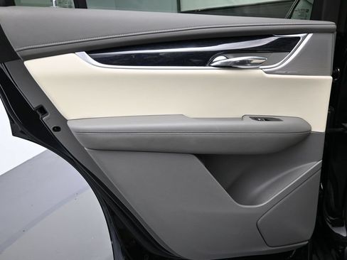 Certified 2023 Cadillac XT6 Premium Luxury w/ Technology Package AWD/4WD image 29