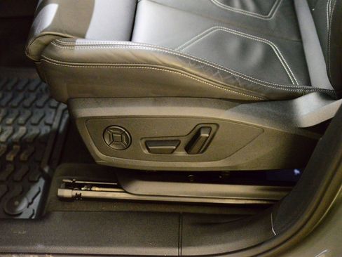 Certified 2025 Audi Q3 2.0T Premium w/ Convenience Package image 24