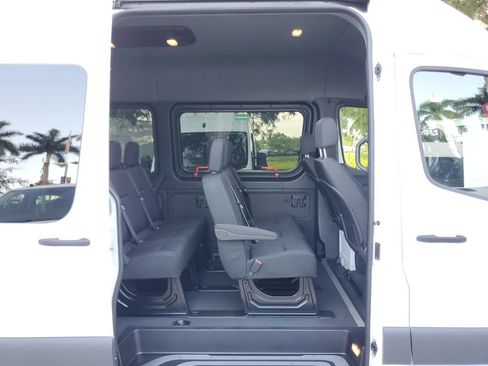 Used 2024 Mercedes-Benz Sprinter 2500 image 13
