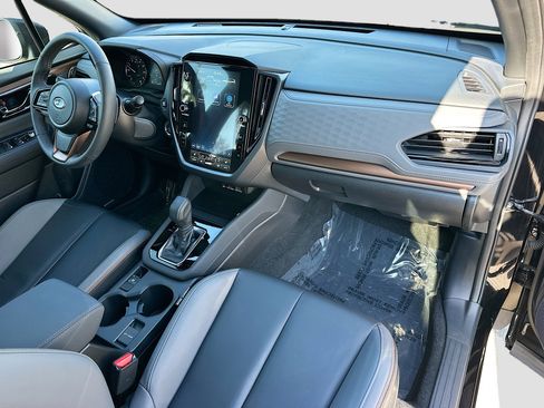 Used 2025 Subaru Forester Sport image 33