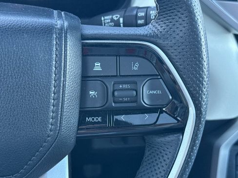 Used 2023 Toyota Sequoia Capstone AWD/4WD image 39