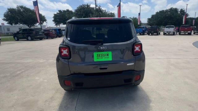 Used 2021 Jeep Renegade Latitude FWD image 7