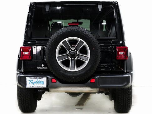 Used 2019 Jeep Wrangler Unlimited Sahara image 8