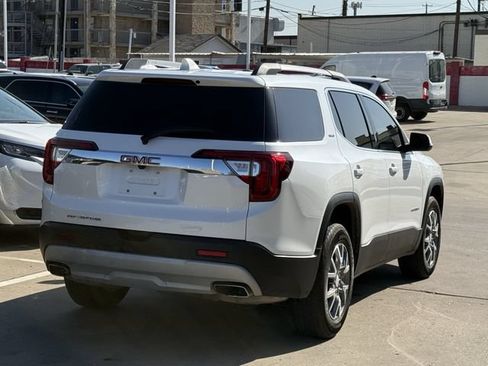 Used 2021 GMC Acadia SLT w/ Technology Package FWD image 4
