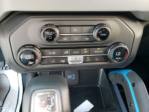 New 2023 Ford Bronco Black Diamond image 25