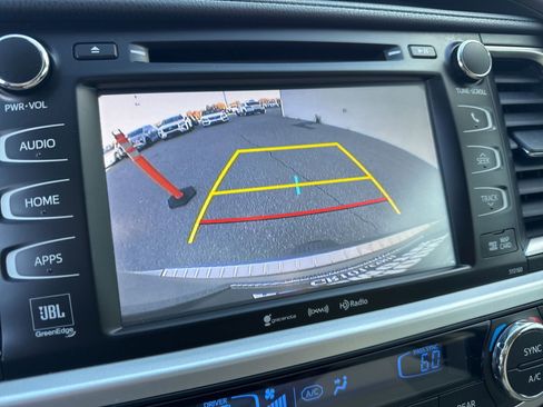 Used 2016 Toyota Highlander Limited image 22