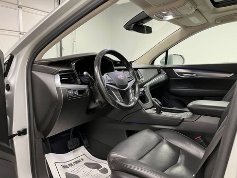 Used 2019 Cadillac XT5 Premium Luxury AWD/4WD image 17