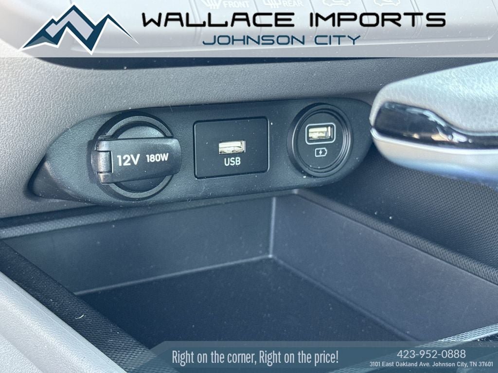 Used 2023 Hyundai Elantra SEL w/ Cargo Package FWD image 25