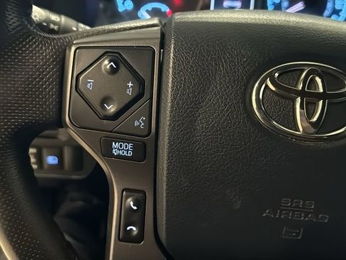 Used 2018 Toyota Tacoma TRD Sport AWD/4WD image 28