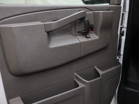 Used 2020 Chevrolet Express 2500 w/ Driver Convenience Package image 15