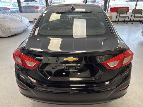 Used 2018 Chevrolet Cruze LS FWD image 10