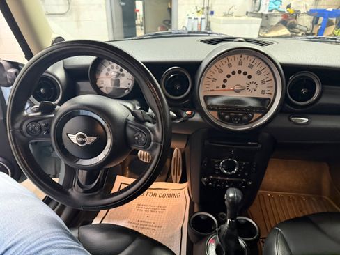 Used 2011 MINI Cooper S image 37