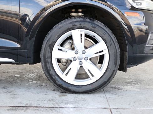 Used 2018 Audi Q5 2.0T Premium w/ Convenience Package image 16