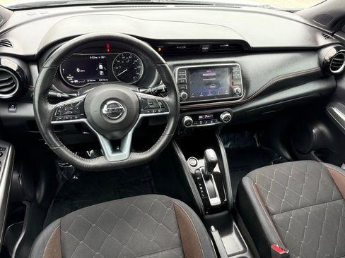Used 2018 Nissan Kicks SR image 23