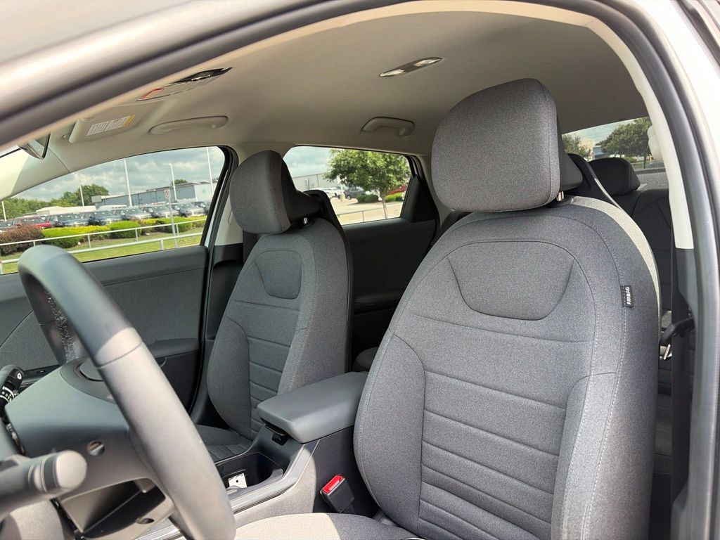Used 2025 Kia K4 EX FWD image 49