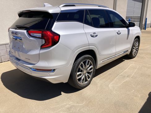 Used 2023 GMC Terrain Denali w/ Denali Premium Package AWD/4WD image 2