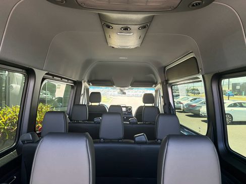 Used 2025 Mercedes-Benz Sprinter 2500 image 15