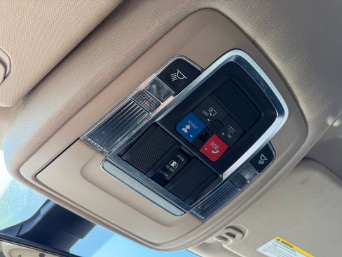 Used 2019 RAM 1500 Laramie w/ Off Road Group image 15