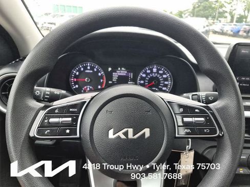 Certified 2022 Kia Forte LXS FWD image 23