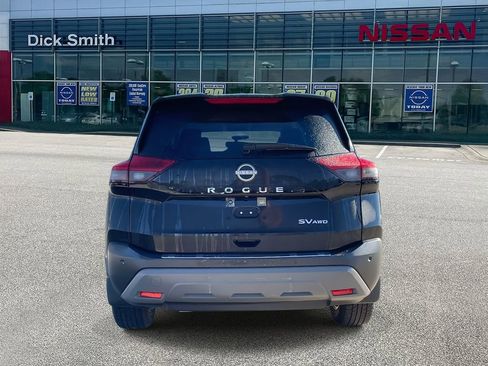 Used 2023 Nissan Rogue SV image 5