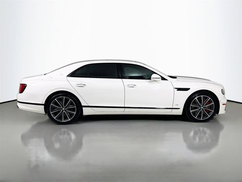 Certified 2021 Bentley Flying Spur V8 image 9