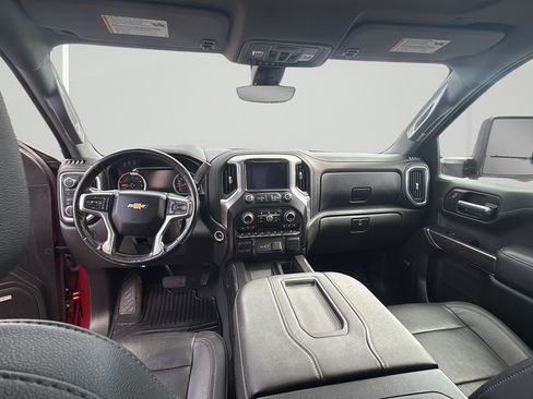 Used 2021 Chevrolet Silverado 1500 LTZ w/ LTZ Premium Package AWD/4WD image 16