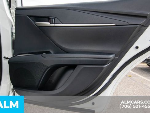 Used 2025 Toyota Camry SE image 31