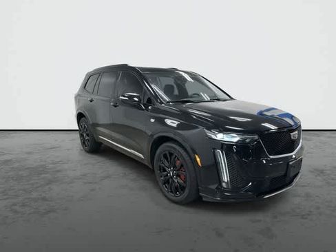 Used 2023 Cadillac XT6 Sport w/ Technology Package AWD/4WD image 5