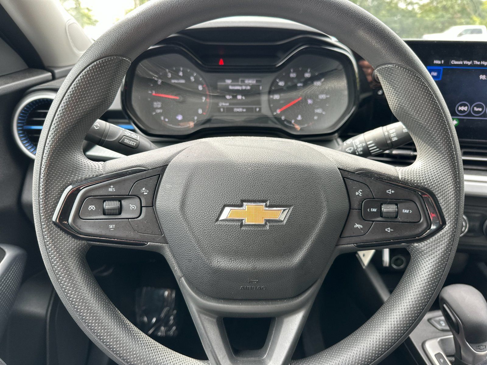 Used 2025 Chevrolet Trax LS FWD image 21