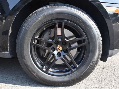 Used 2017 Porsche Macan AWD/4WD image 27