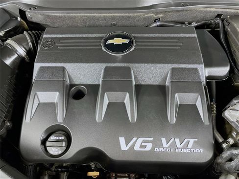 Used 2017 Chevrolet Equinox Premier w/ Enhanced Convenience Package image 34