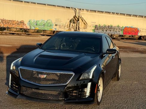 Used 2017 Cadillac CTS V w/ Luxury Package image 7