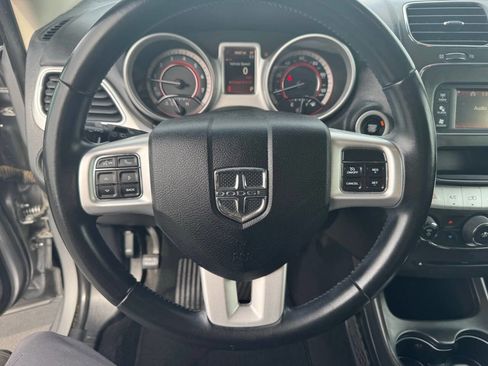 Used 2016 Dodge Journey SE w/ Flexible Seating Group image 16