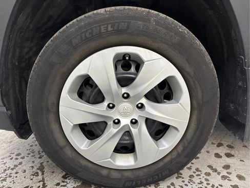 Used 2023 Toyota RAV4 LE AWD/4WD image 29