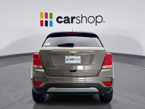 Used 2022 Chevrolet Trax LT w/ LT Convenience Package image 4